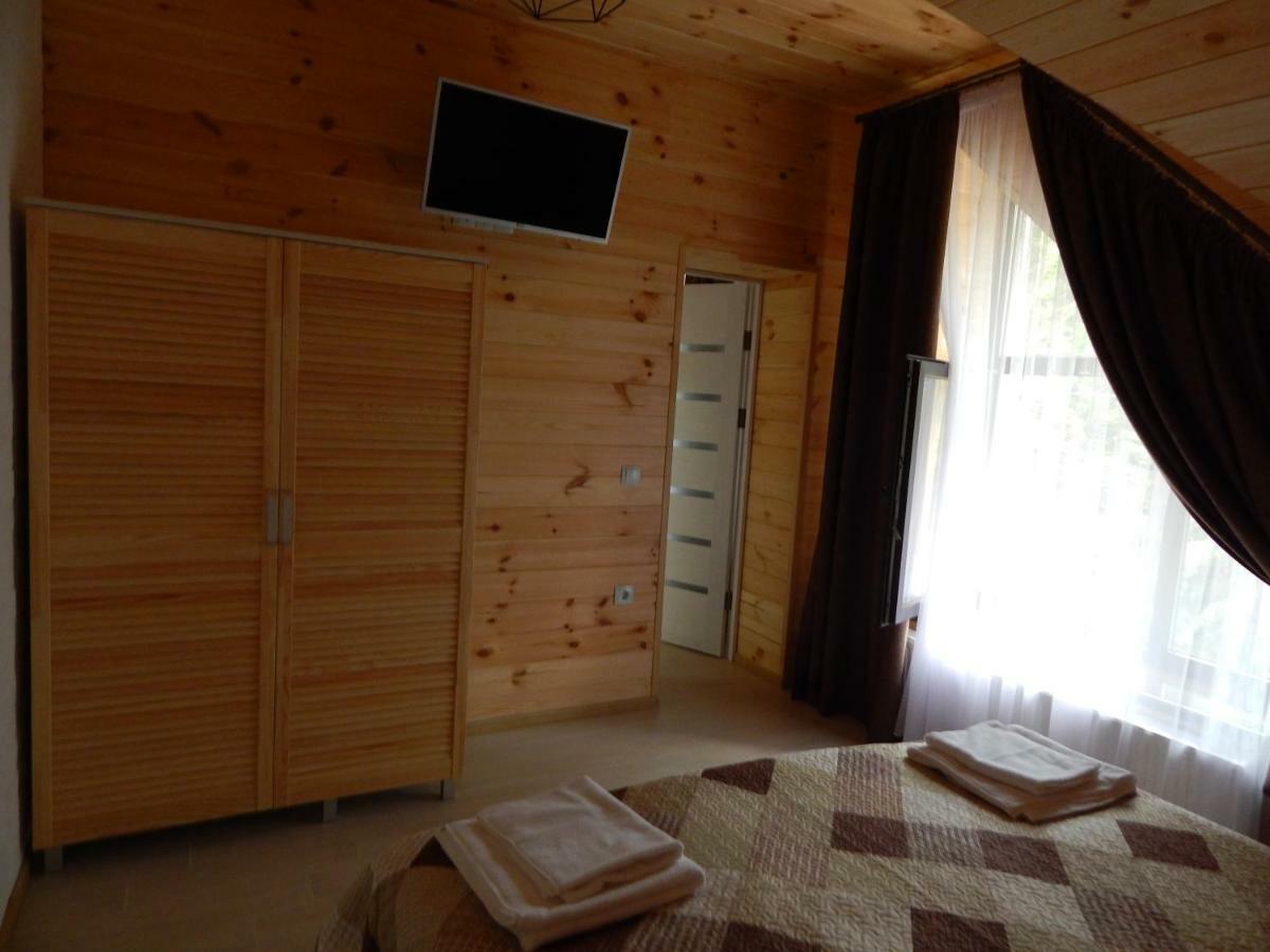 Апарт отель Феєрія Лісу Сходница Экстерьер фото