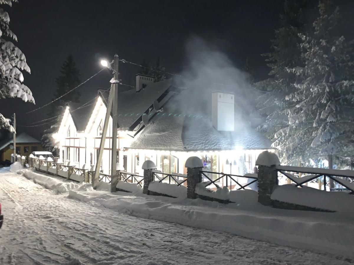 Апарт отель Феєрія Лісу Сходница Экстерьер фото